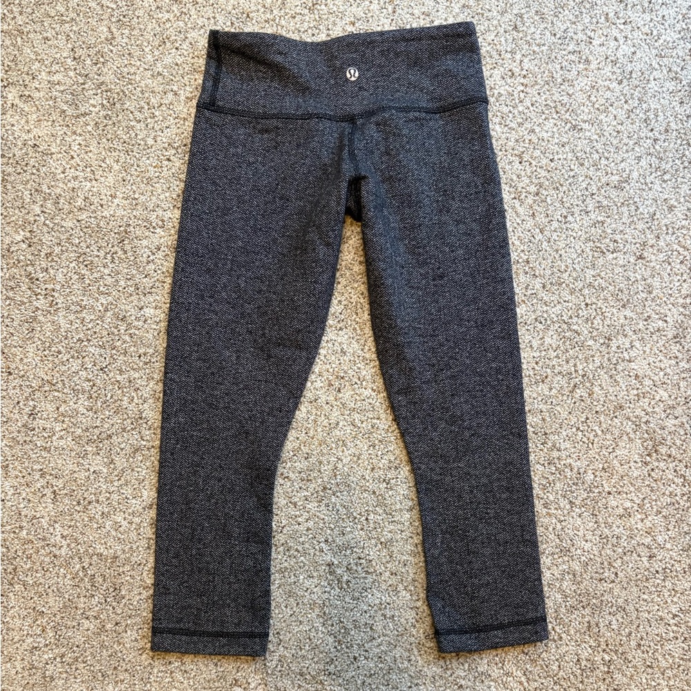 Lululemon Dark Gray Crop Leggings sz 4